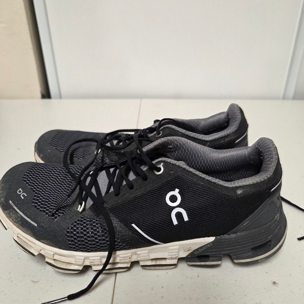 On Cloudflyer Womens Running Shoes Black Grey Size 8 US Mesh CloudTec Sneakers